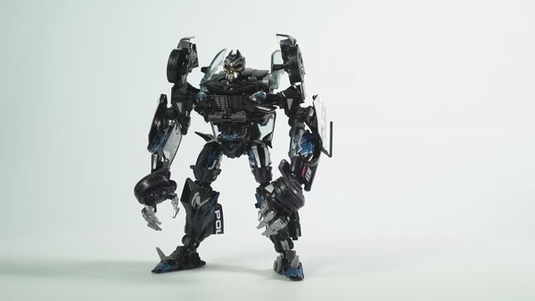 MPM 5 Movie Masterpiece Barricade In Hand Video 14 (14 of 25)